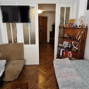 Domum - The Comunist Apartamento